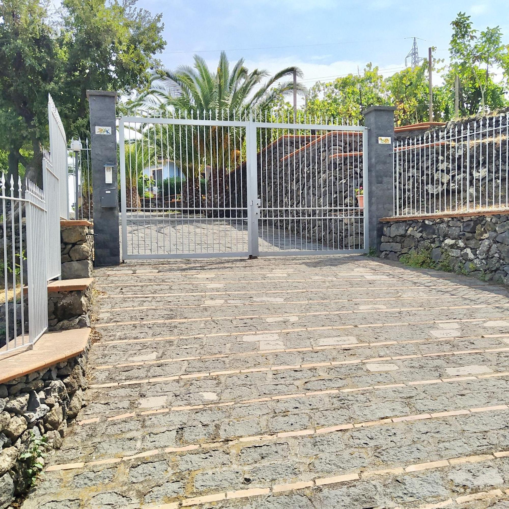 Villa Melany Casa Vacanza Piedimonte Etneo Esterno foto